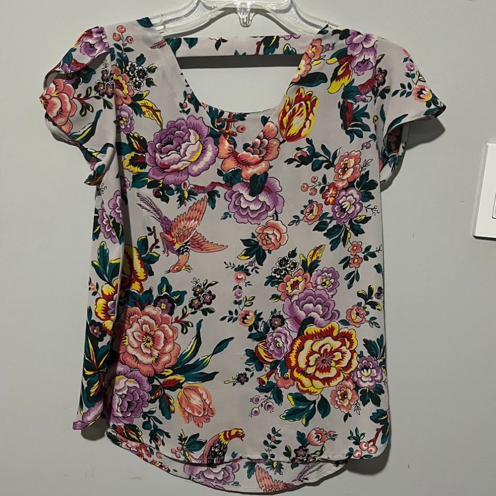 LOFT | Floral Blouse | Scalloped Sleeves | Open Back | XSP - Picture 2 of 4